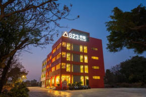 823 Tourist Hotel